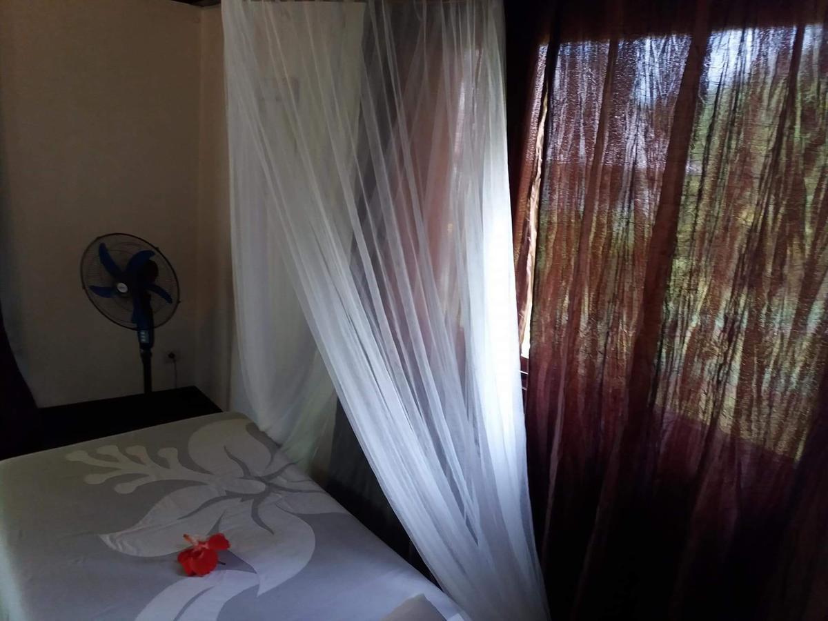 Pension Hibiscus Tahaa Uturoa Exterior photo