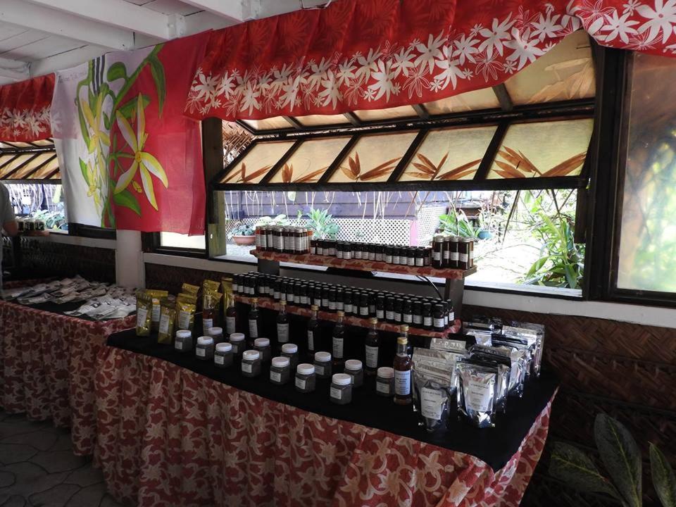 Pension Hibiscus Tahaa Uturoa Exterior photo